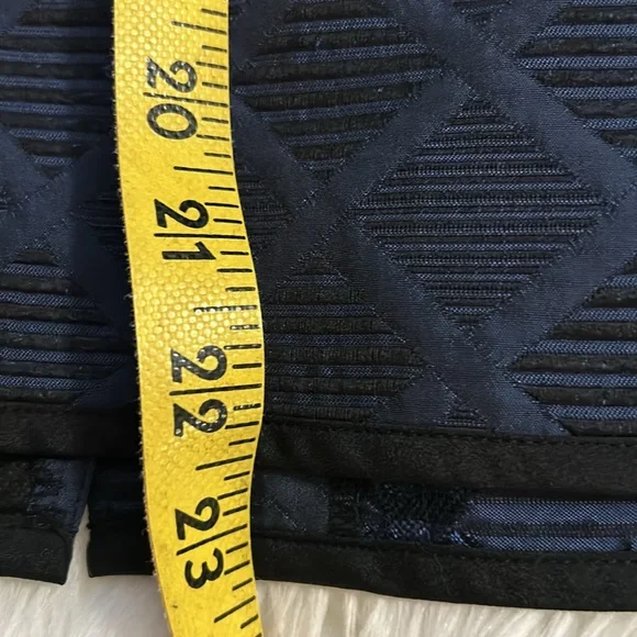 🌸NWOT Gorgeous Ann Taylor Skirt Navy with Black Size 10 Never Worn - Picture 6 of 9